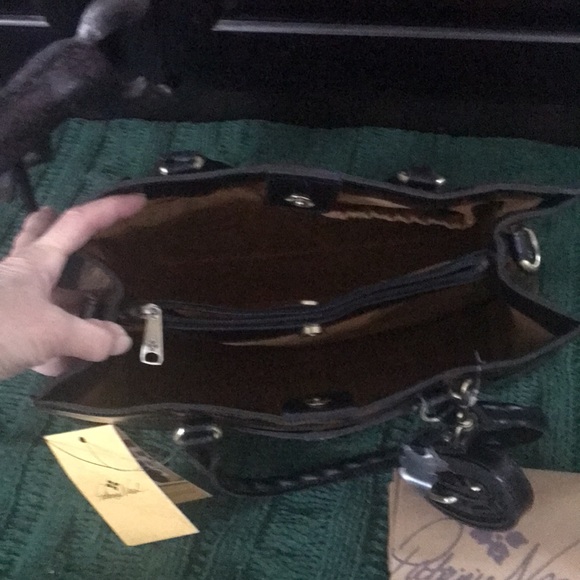Brand New Patricia Nash Tiger 🐅 Purse with tags attached 🤗 - Picture 4 of 7